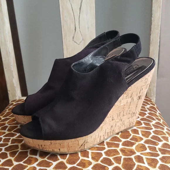 Carlos - Picture 2 of 11